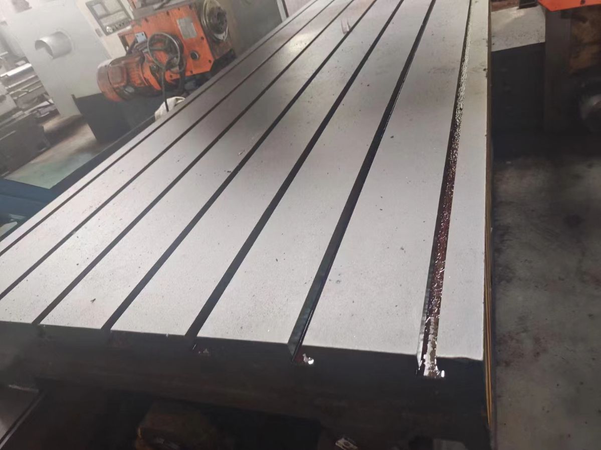 轉(zhuǎn)讓二手鑫昌XH-X4016龍門銑床加工高度1.2米銑頭電機(jī)功率7.5