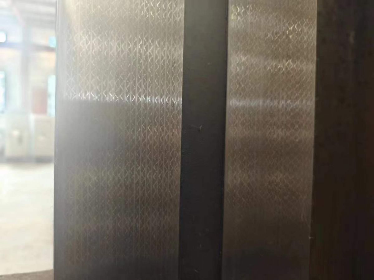 轉(zhuǎn)讓二手日升TX6213AF落地鏜銑床主電機功率22
