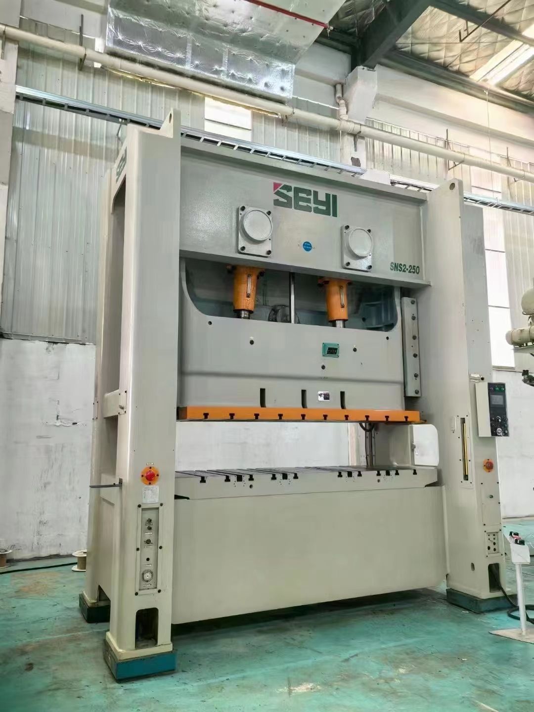 轉(zhuǎn)讓協(xié)易SNS2-250閉式雙點壓力機閉合工作高度550