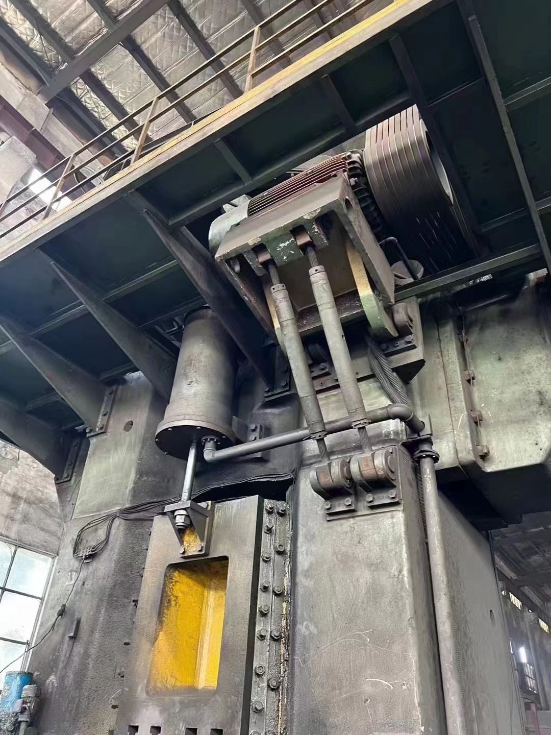 出售二手青島鍛壓J53-630摩擦壓力機裝模高度470