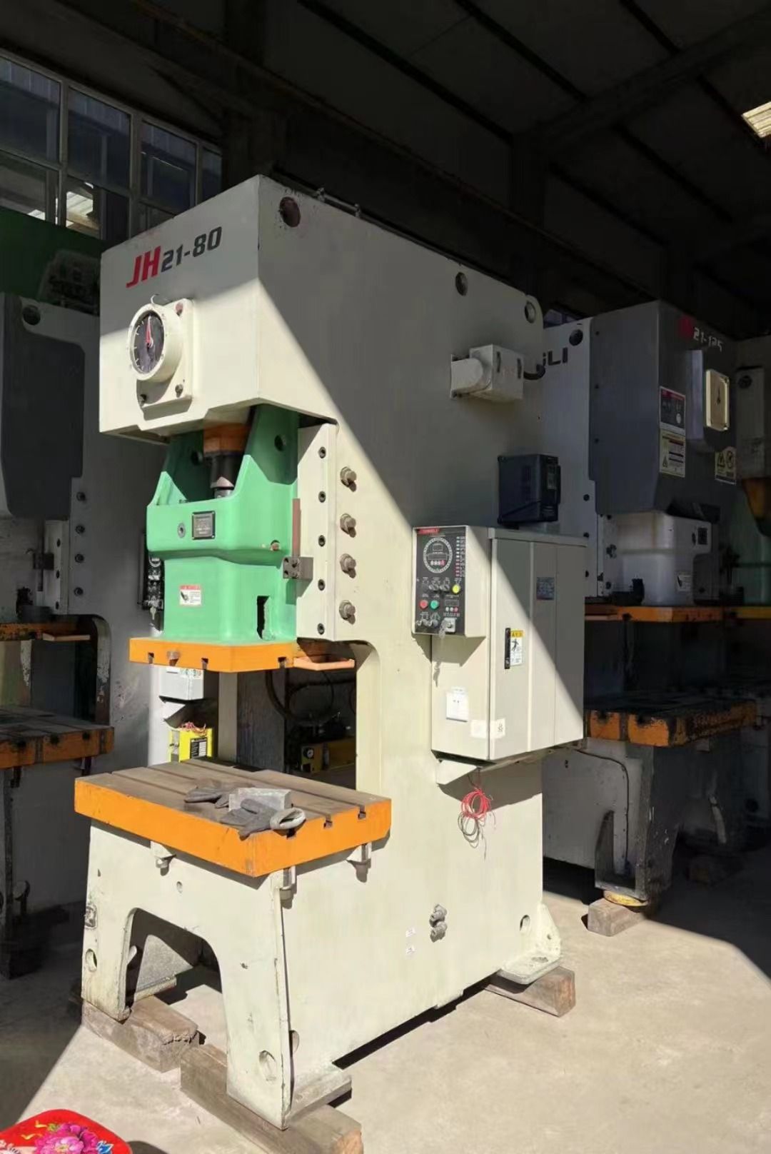 處理二手揚力JH21-80開式固定壓力機公稱力800