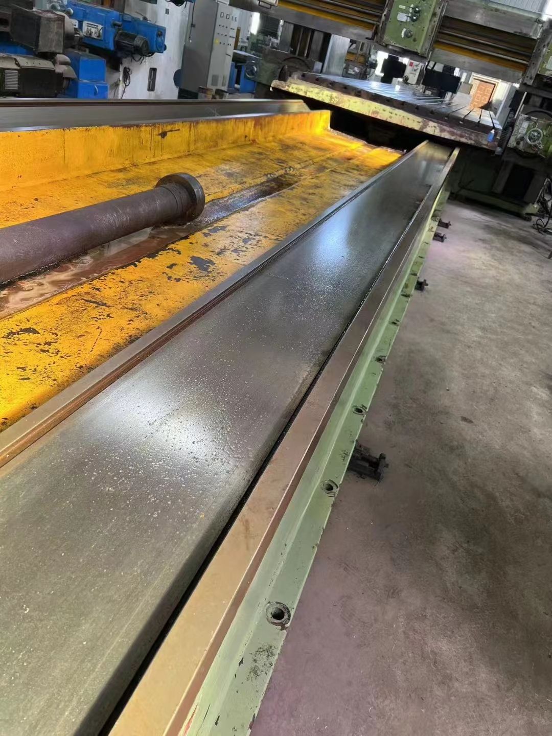 出售青島重型2.8x10米龍門銑床立銑頭電機(jī)功率15
