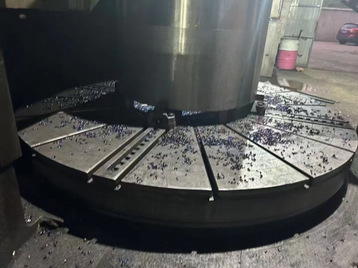 處理二手齊二瓦機(jī)CQ5240C-3數(shù)控立式車床車削直徑4米