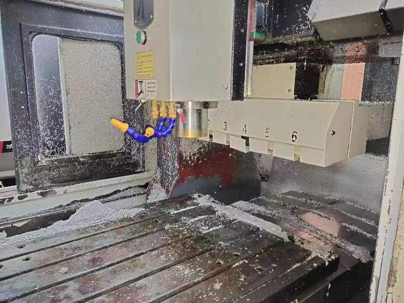 處理二手四開SKDX6070精雕機(jī)二手四開6070雕銑機(jī)