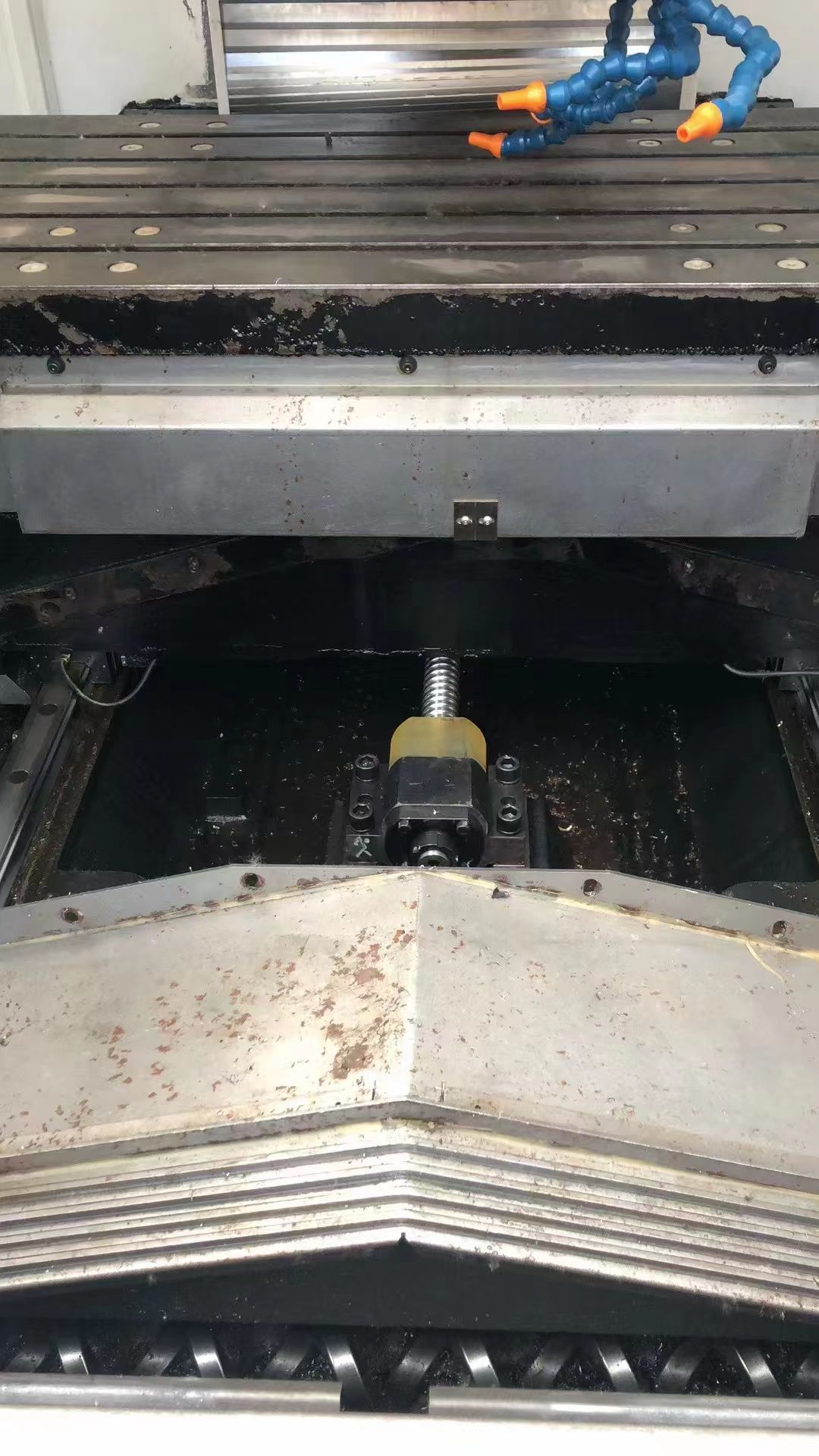 處理二手臺群T-V1260立式加工中心三菱M80系統(tǒng)