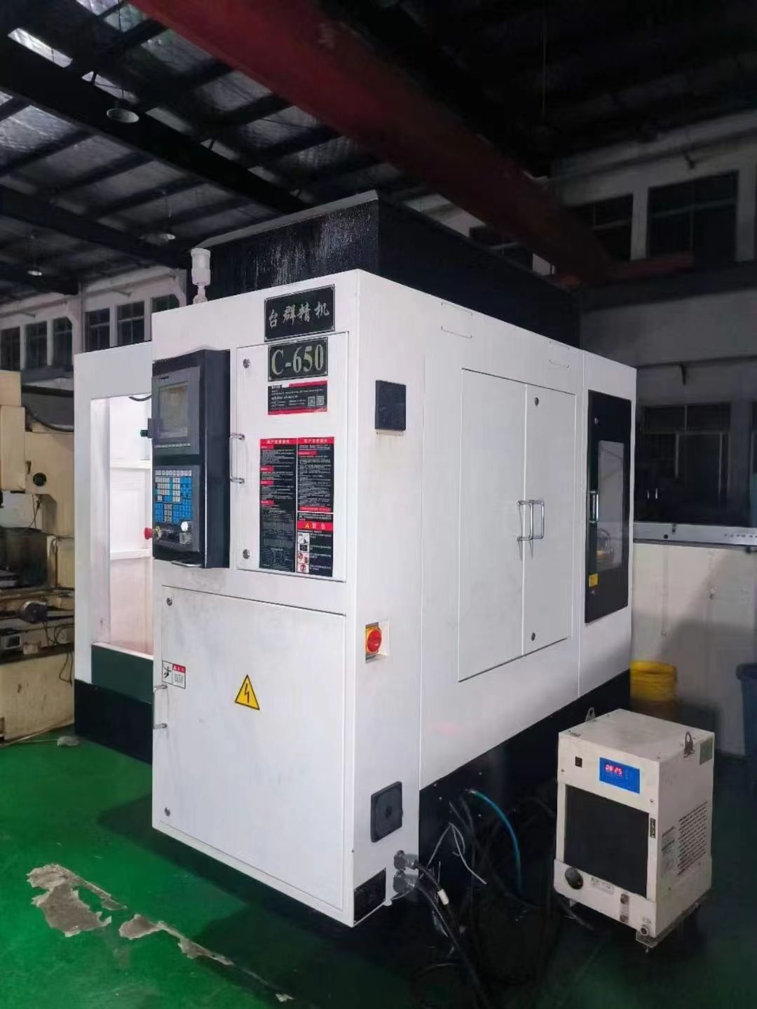 出售二手臺(tái)群C-650精雕機(jī)主電機(jī)功率5.5主軸轉(zhuǎn)速18000