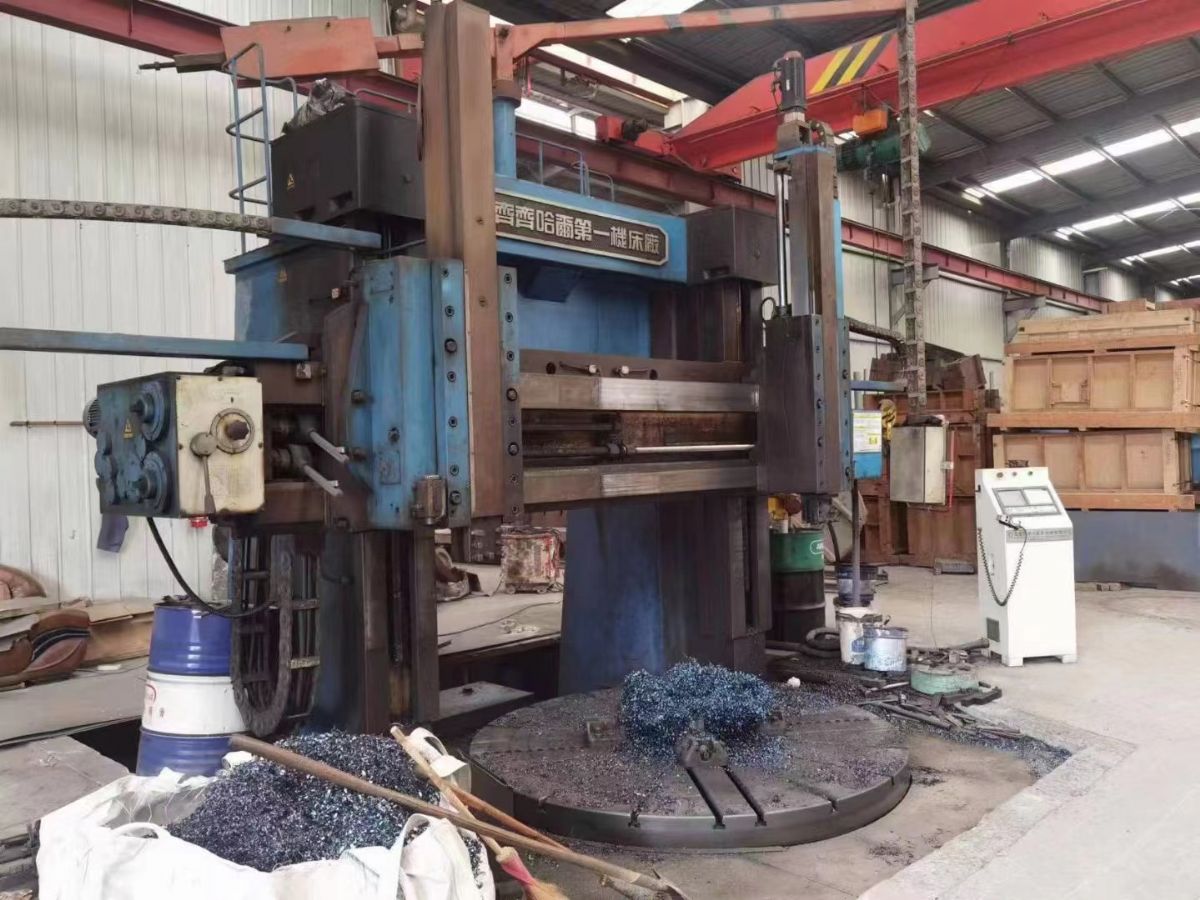 轉(zhuǎn)讓二手齊重C5225Ex16-10數(shù)控雙柱立式車床工作臺直徑2250