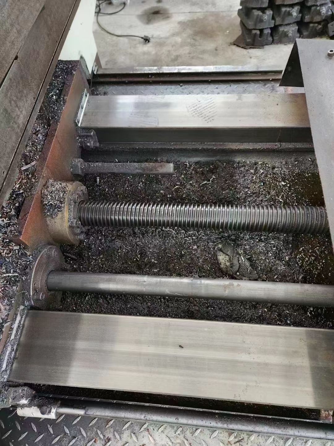轉(zhuǎn)讓二手沈機(jī)TX6111C-2臥式鏜銑床主軸直徑110