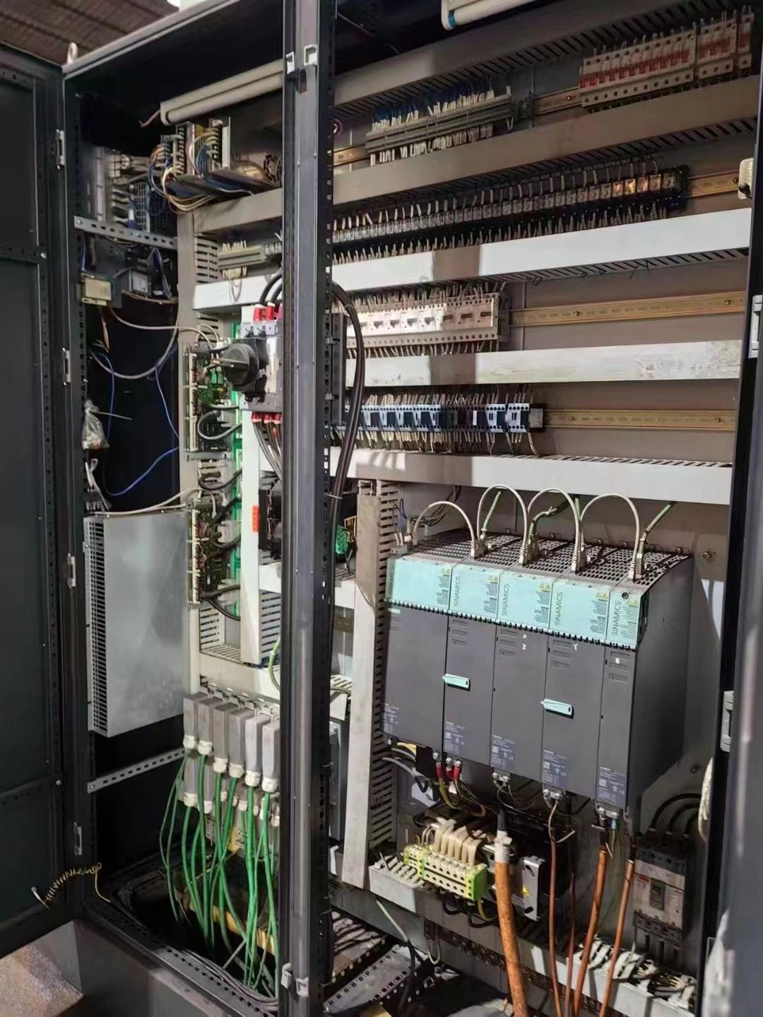 出售沈陽(yáng)HMC50E臥式加工中心主電機(jī)功率22