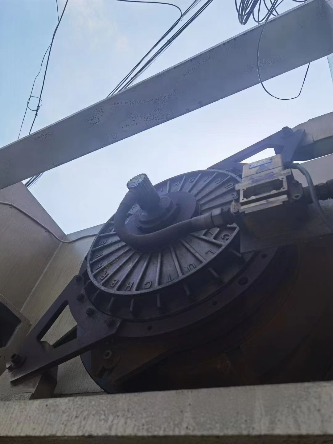 出售二手徐州JE25-250開式固定壓力機(jī)二手壓力機(jī)