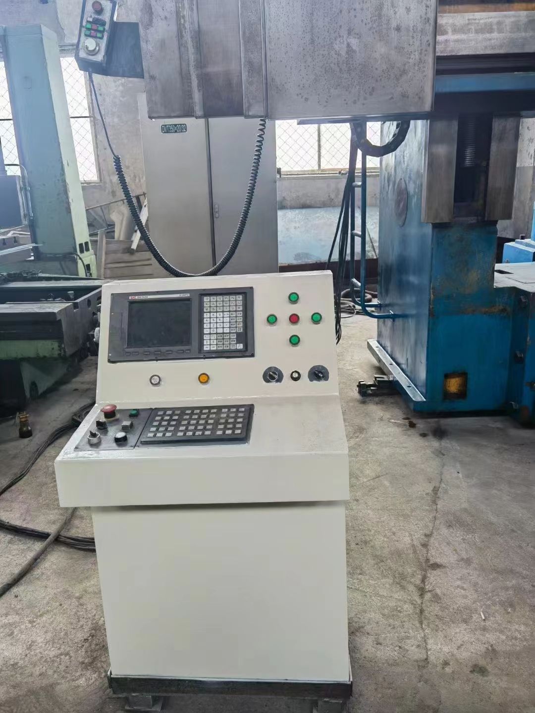 轉(zhuǎn)讓二手齊重DVT350X20-32數(shù)控立式車床