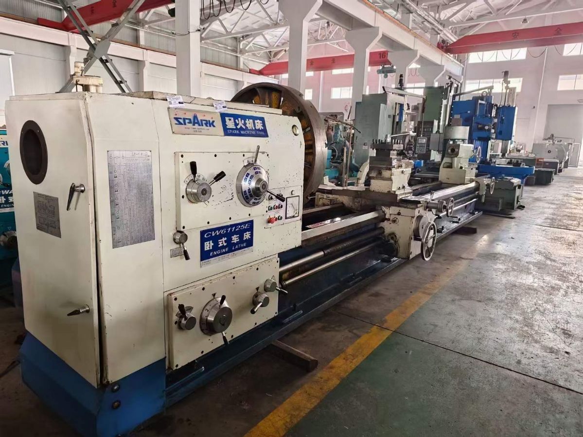 處理二手星火CW61125Ex5米臥式車床回轉(zhuǎn)直徑1.25米
