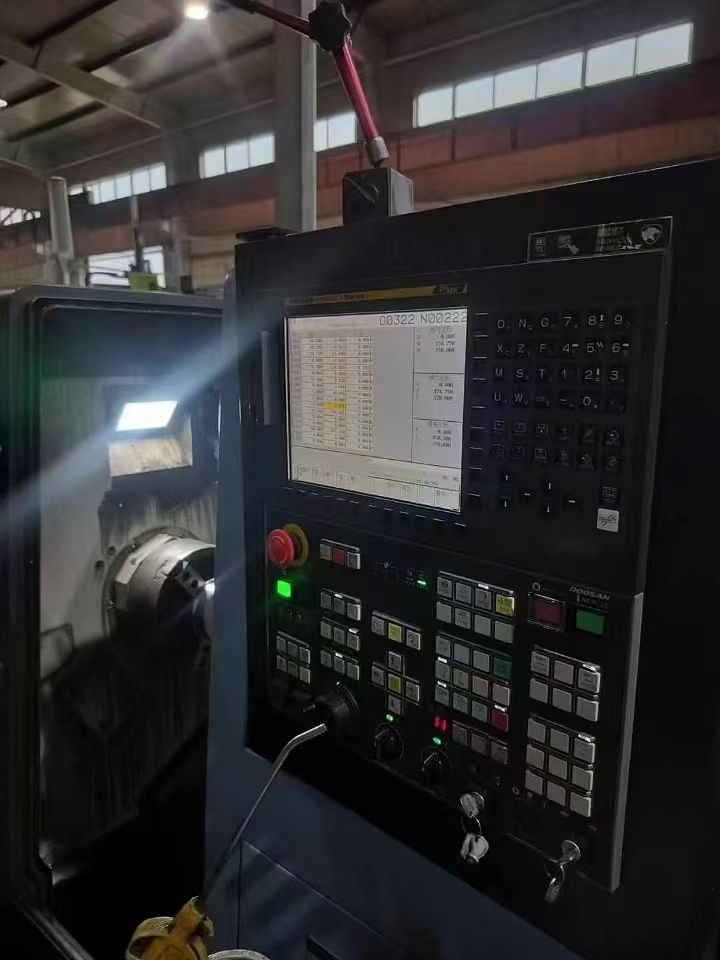 出售二手斗山LYNX235M-II車銑復(fù)合主電機(jī)功率15
