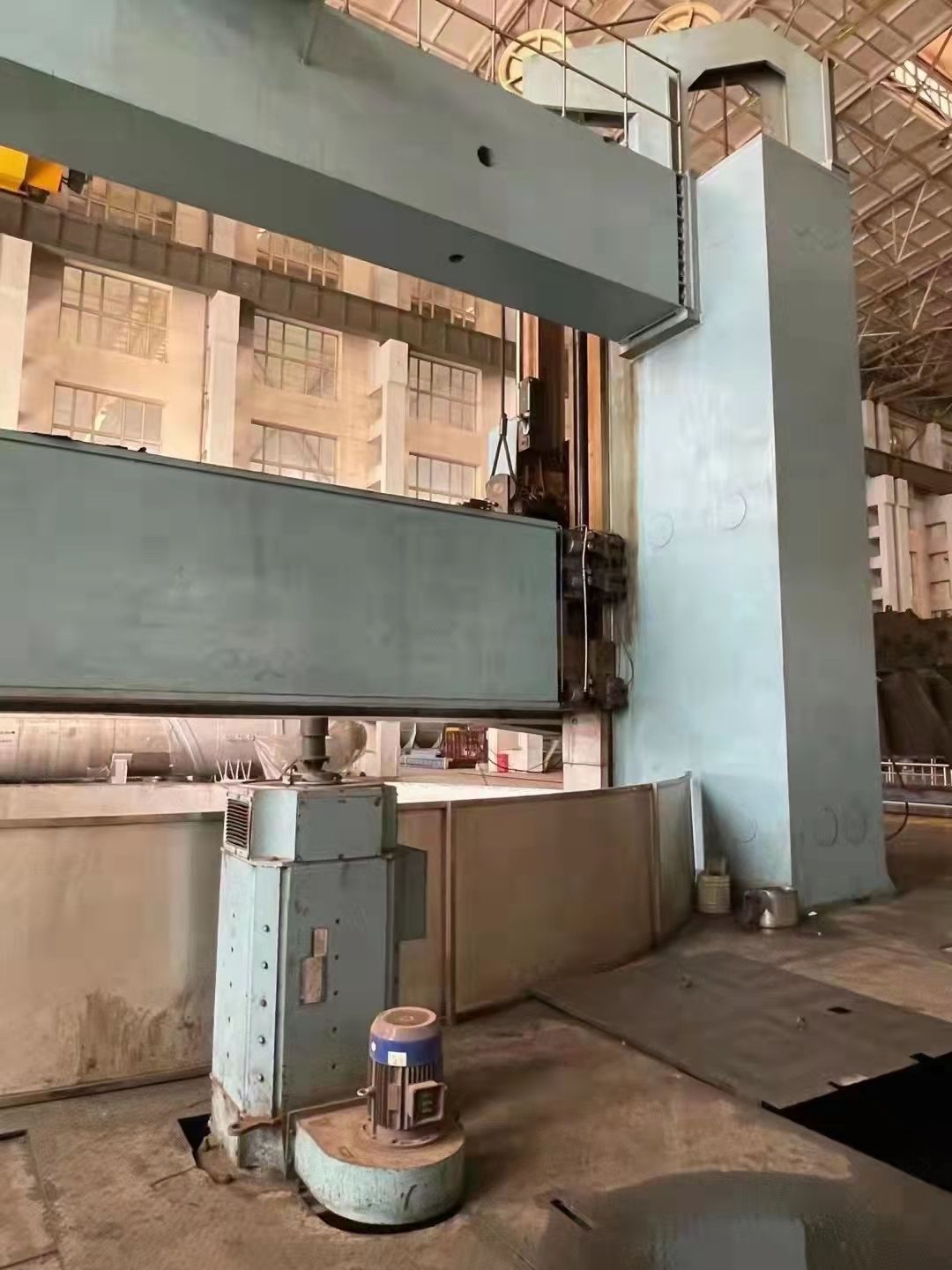 轉(zhuǎn)讓二手齊哈DVT1000x50數(shù)控雙柱立式車床主電機功率132