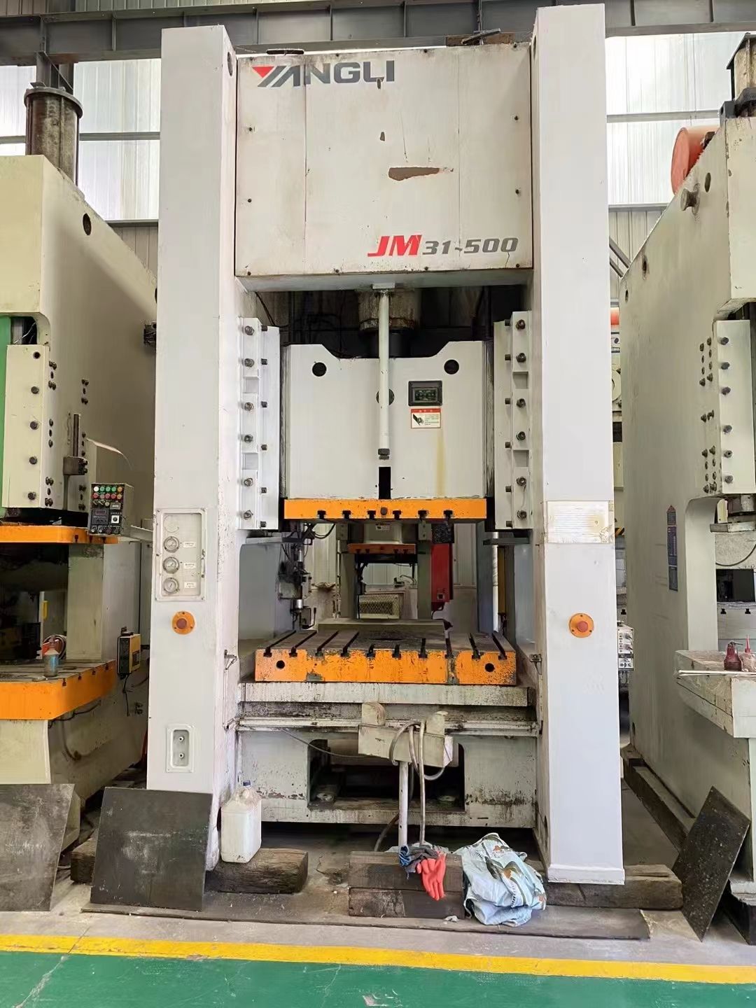 出售揚(yáng)力JM31-500龍門壓力機(jī)滑塊行程280公稱力5000