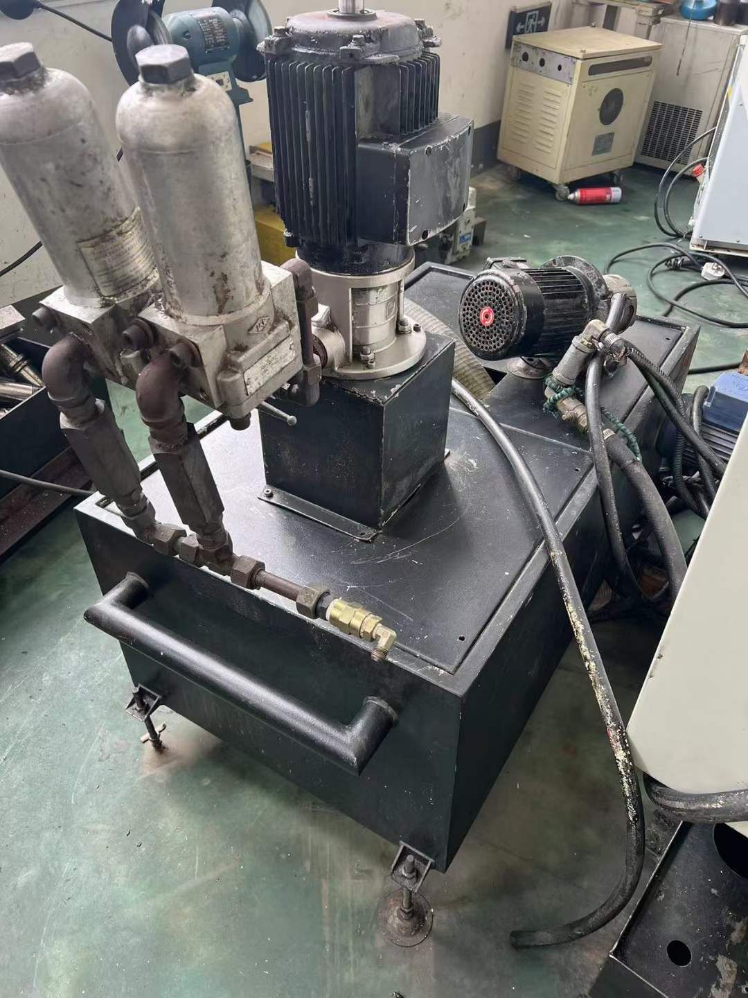 處理二手艾格瑪A-10立式加工中心主電機(jī)功率11