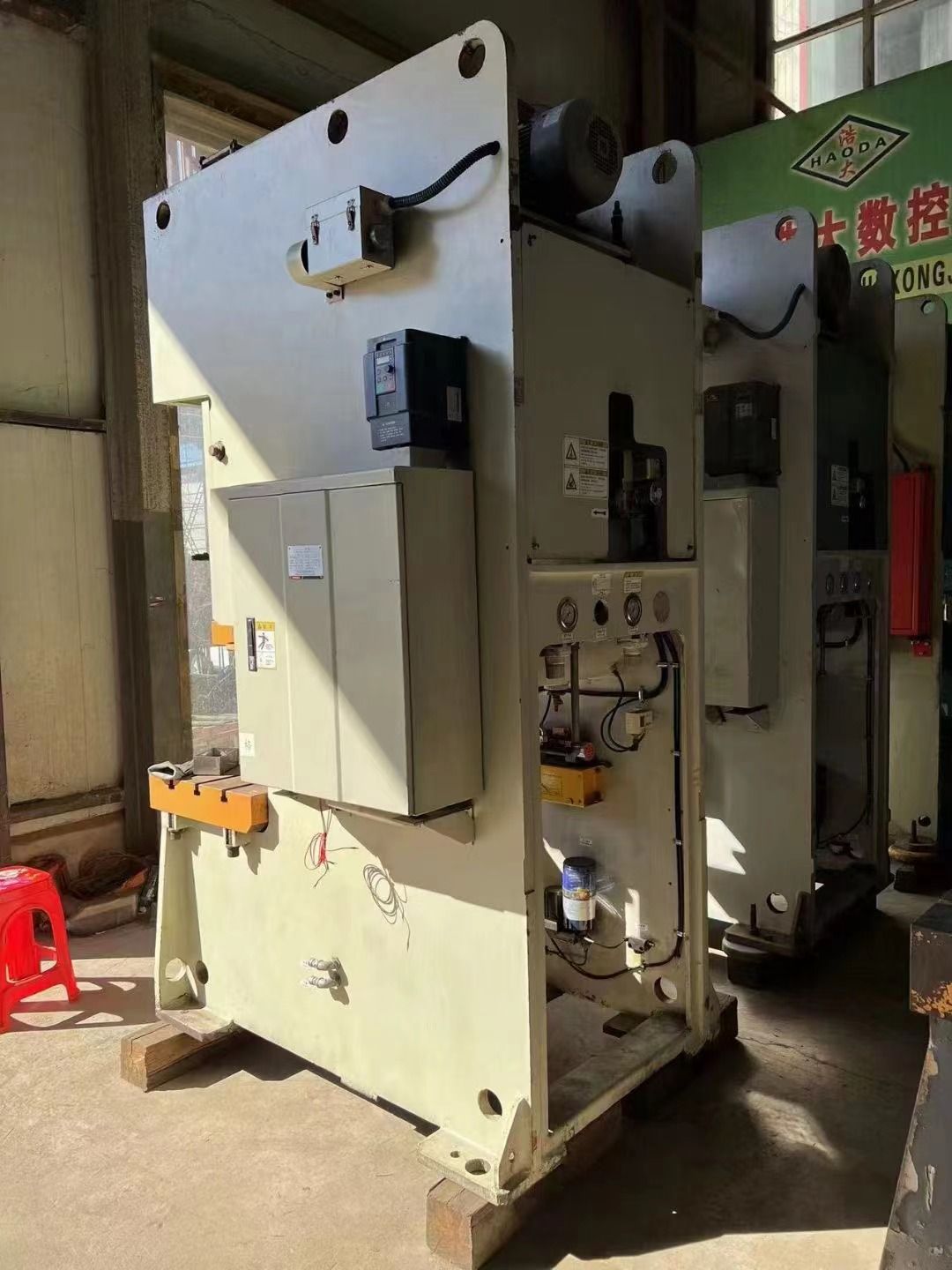 處理二手揚力JH21-80開式固定壓力機公稱力800