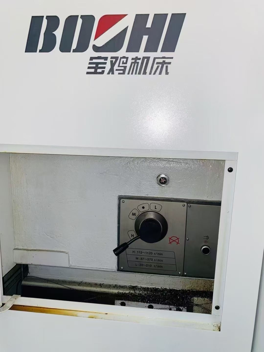 轉(zhuǎn)讓二手寶雞HK80Bx1.5米數(shù)控臥式車床主軸孔徑105