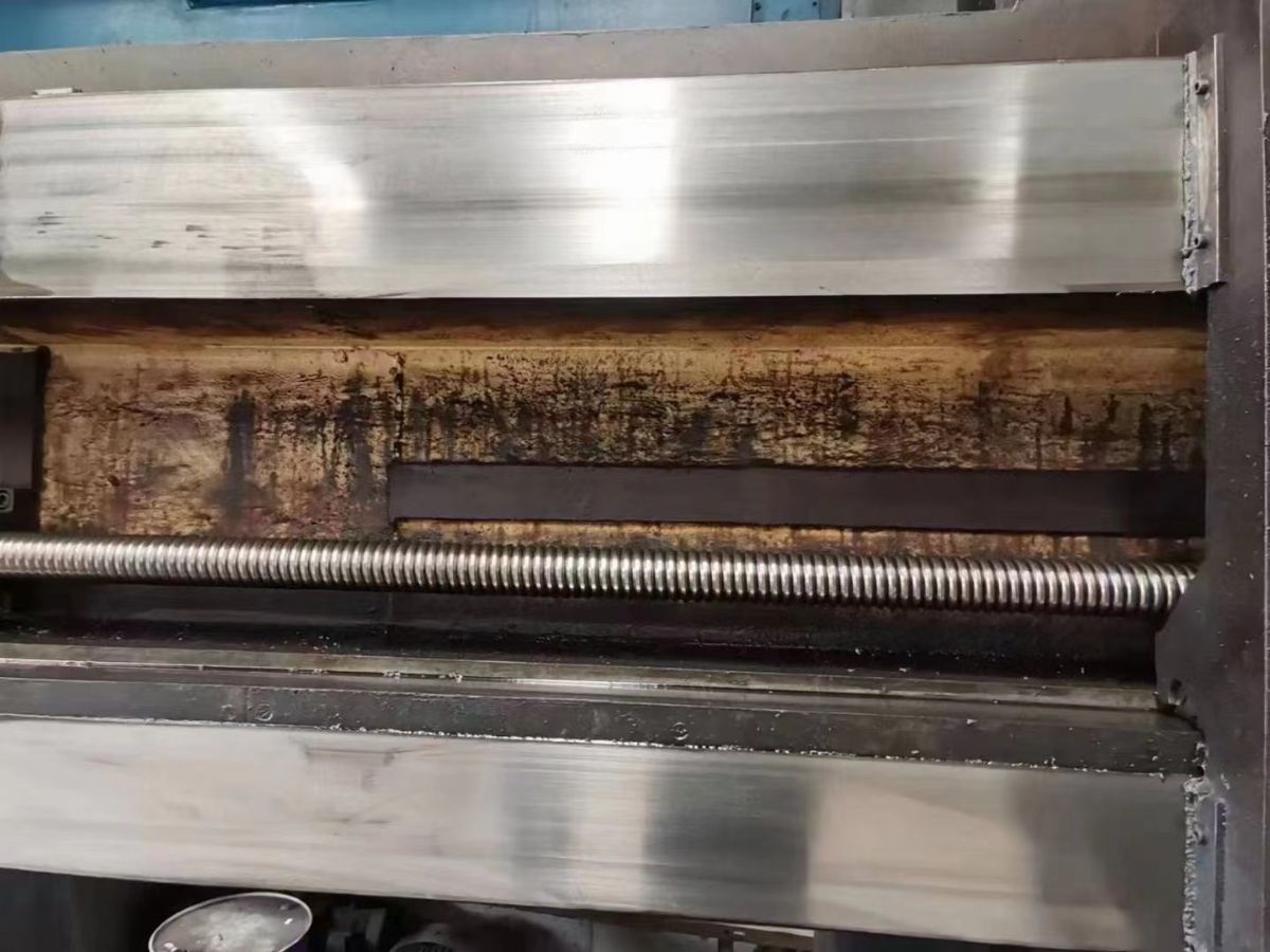 轉(zhuǎn)讓二手齊重C5225Ex16-10數(shù)控雙柱立式車床工作臺直徑2250