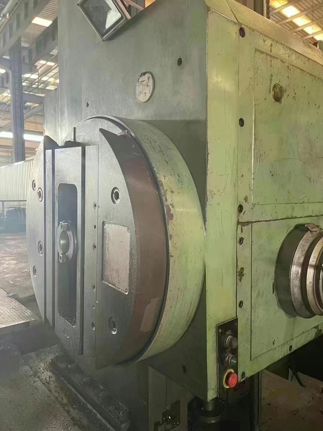 處理二手中捷TPX6513x2落地鏜銑床立柱行程2米
