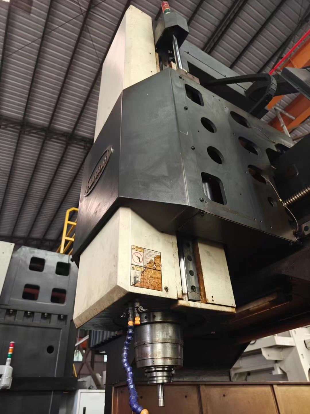 轉讓二手協(xié)鴻HSA-2215A龍門加工中心帶排屑機