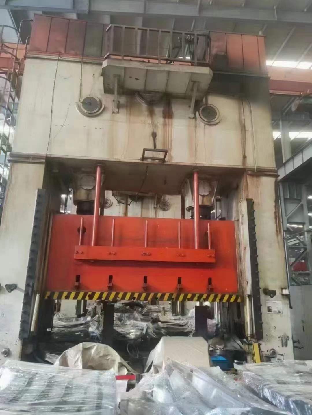 處理二手濟(jì)南二機(jī)J36-800B閉式雙點(diǎn)壓力機(jī)公稱力8000
