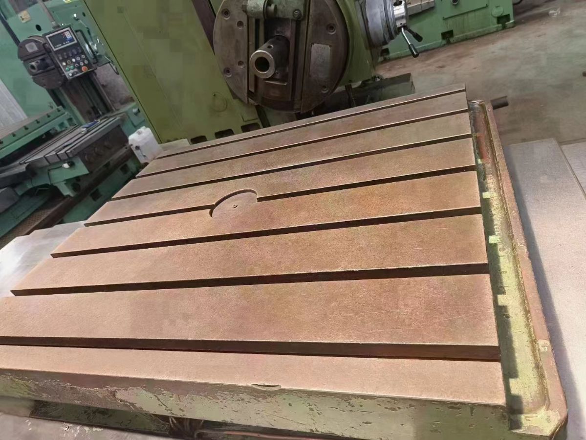 處理二手中捷TPX6111B-2臥式鏜銑床二手中捷臥式鏜床