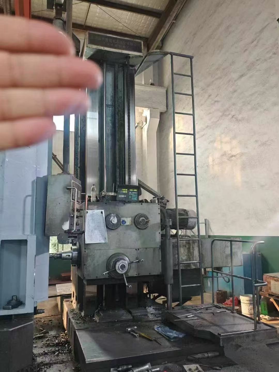 處理二手恒升TX6213A-X6Y2.5數(shù)顯落地鏜銑床主軸直徑130