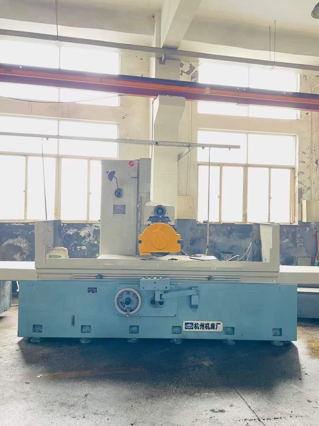 處理二手杭州M7150x16-HZ臥軸矩臺(tái)平面磨床電機(jī)功率11