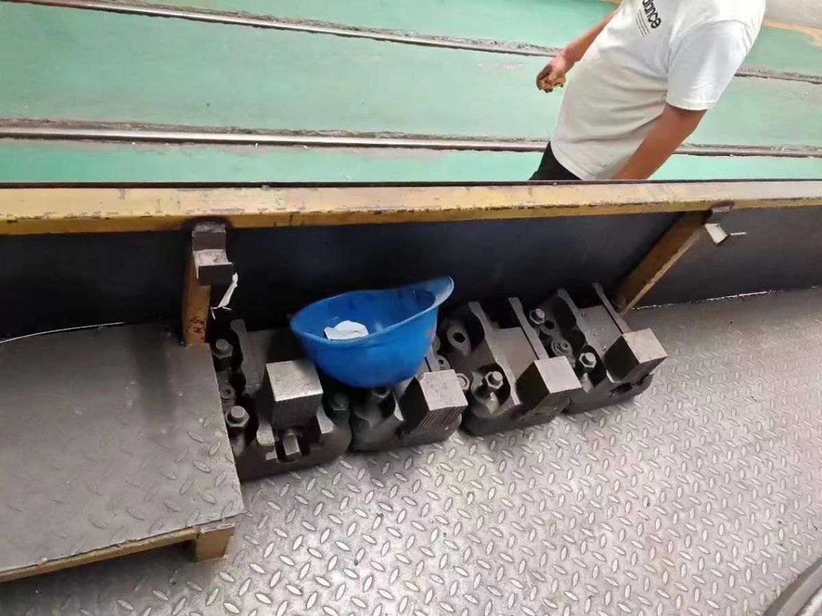 處理二手齊二瓦機(jī)C5225數(shù)控立式車床工作臺轉(zhuǎn)速63