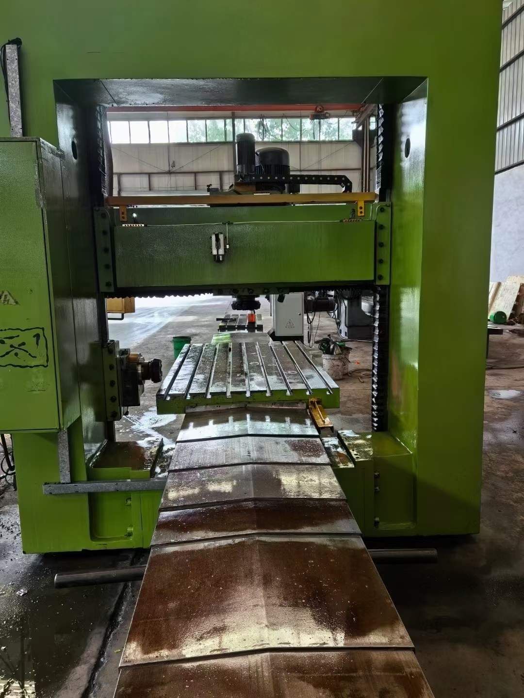 出售二手巨力JL1520龍門銑床側(cè)銑頭電機(jī)功率5.5