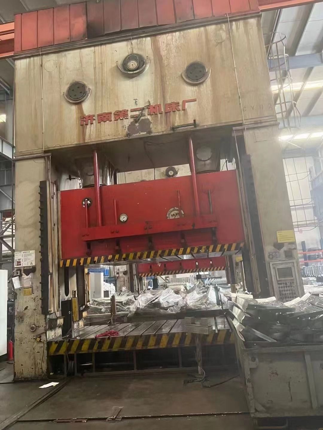 出售濟(jì)南二機(jī)J36-800B閉式雙點(diǎn)壓力機(jī)滑塊行程500