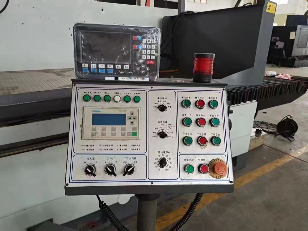 出售華東SG-80300SD臥軸矩臺(tái)平面磨床主電機(jī)功率18.5