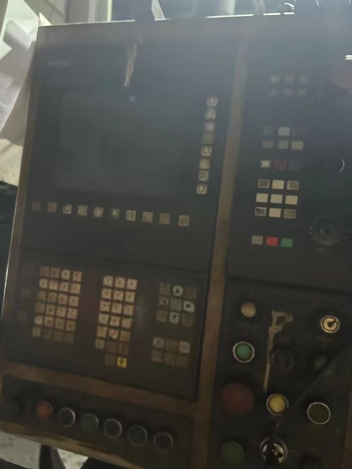處理二手齊二瓦機(jī)CQ5240C-3數(shù)控立式車床車削直徑4米
