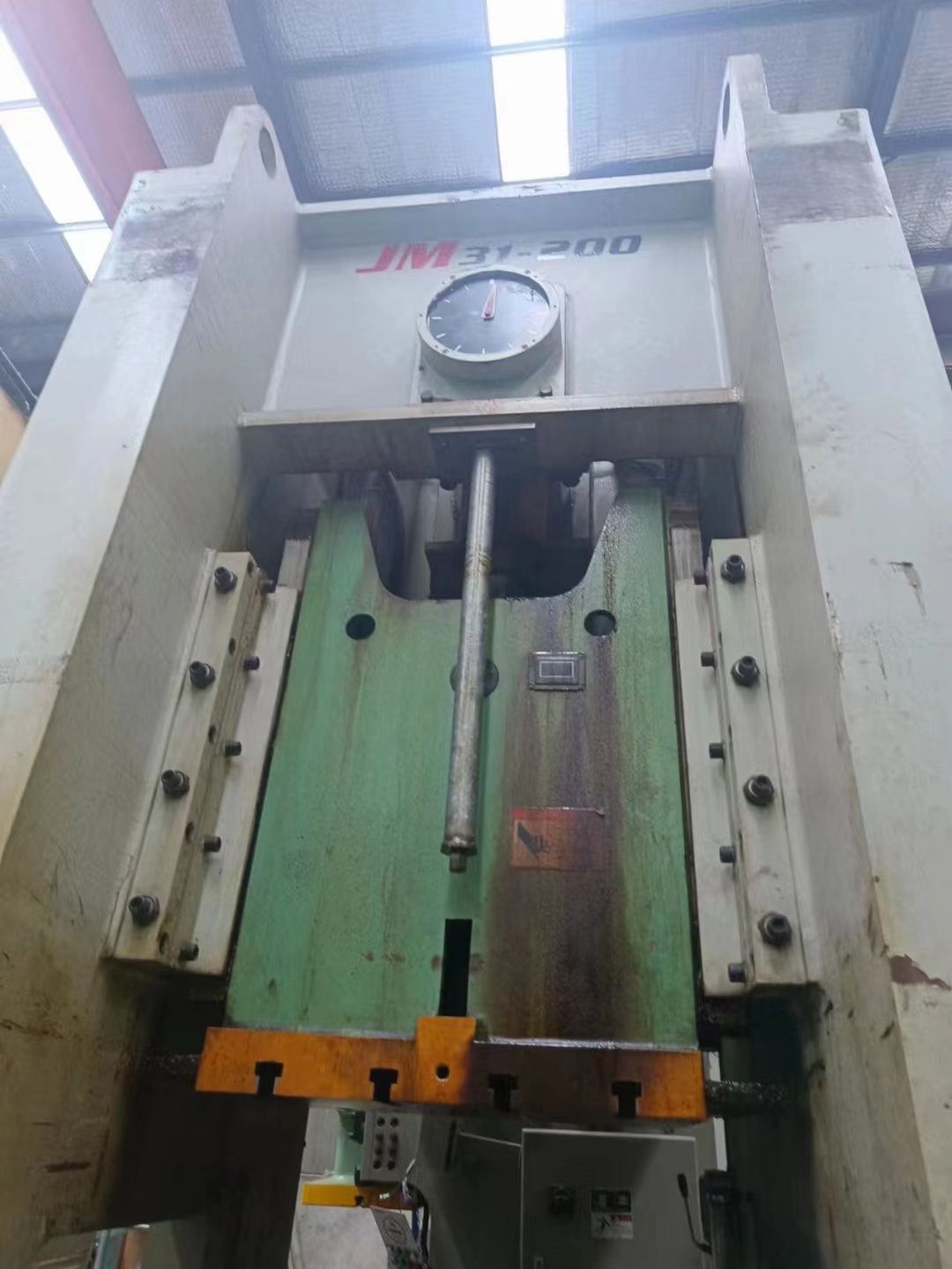 處理二手揚力JM31-200龍門壓力機二手壓力機