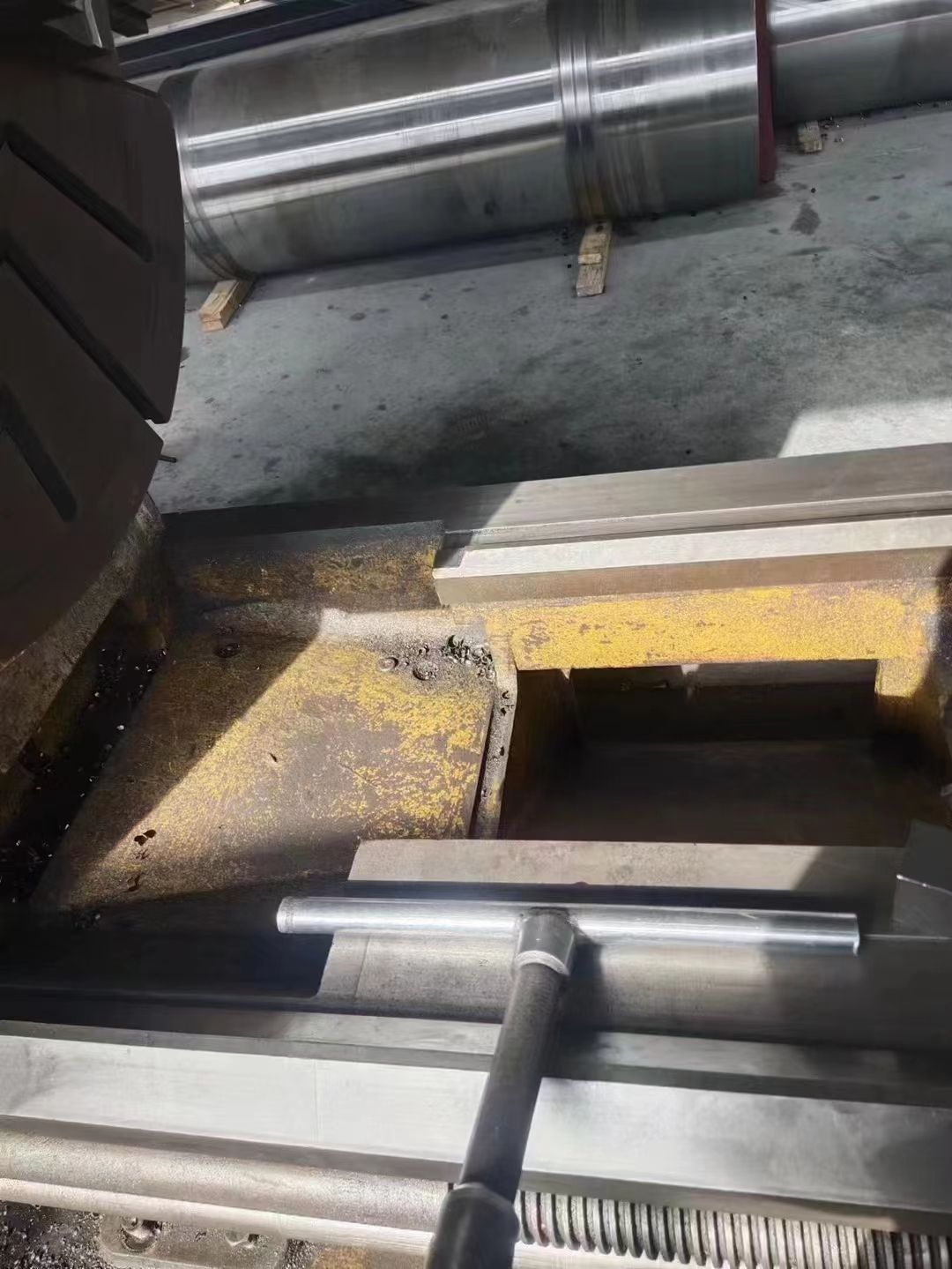 處理二手普利森CW62140Dx8米臥式車床加工長度8米