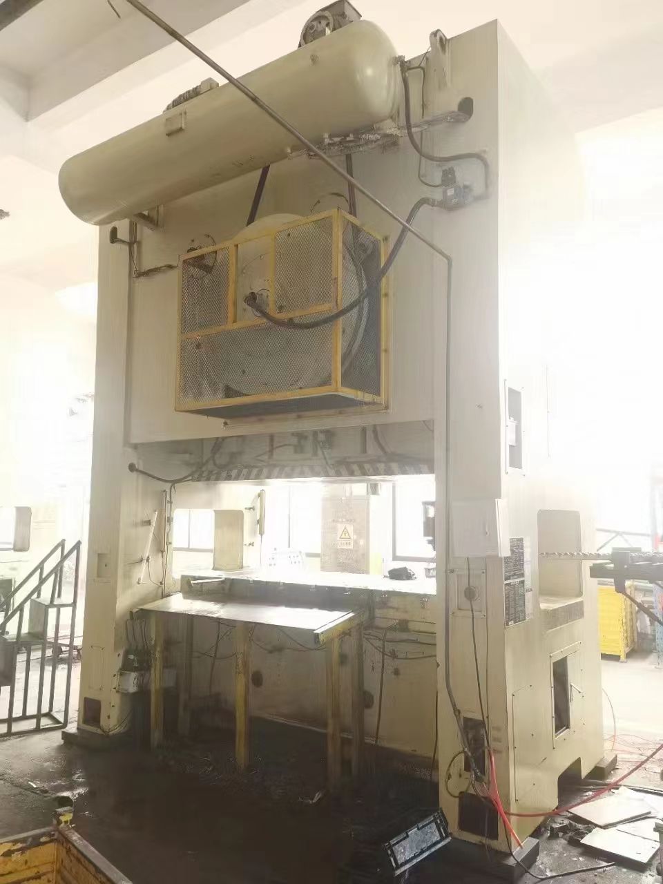 轉(zhuǎn)讓二手金豐GTX-300閉式雙點(diǎn)壓力機(jī)二手300噸壓力機(jī)