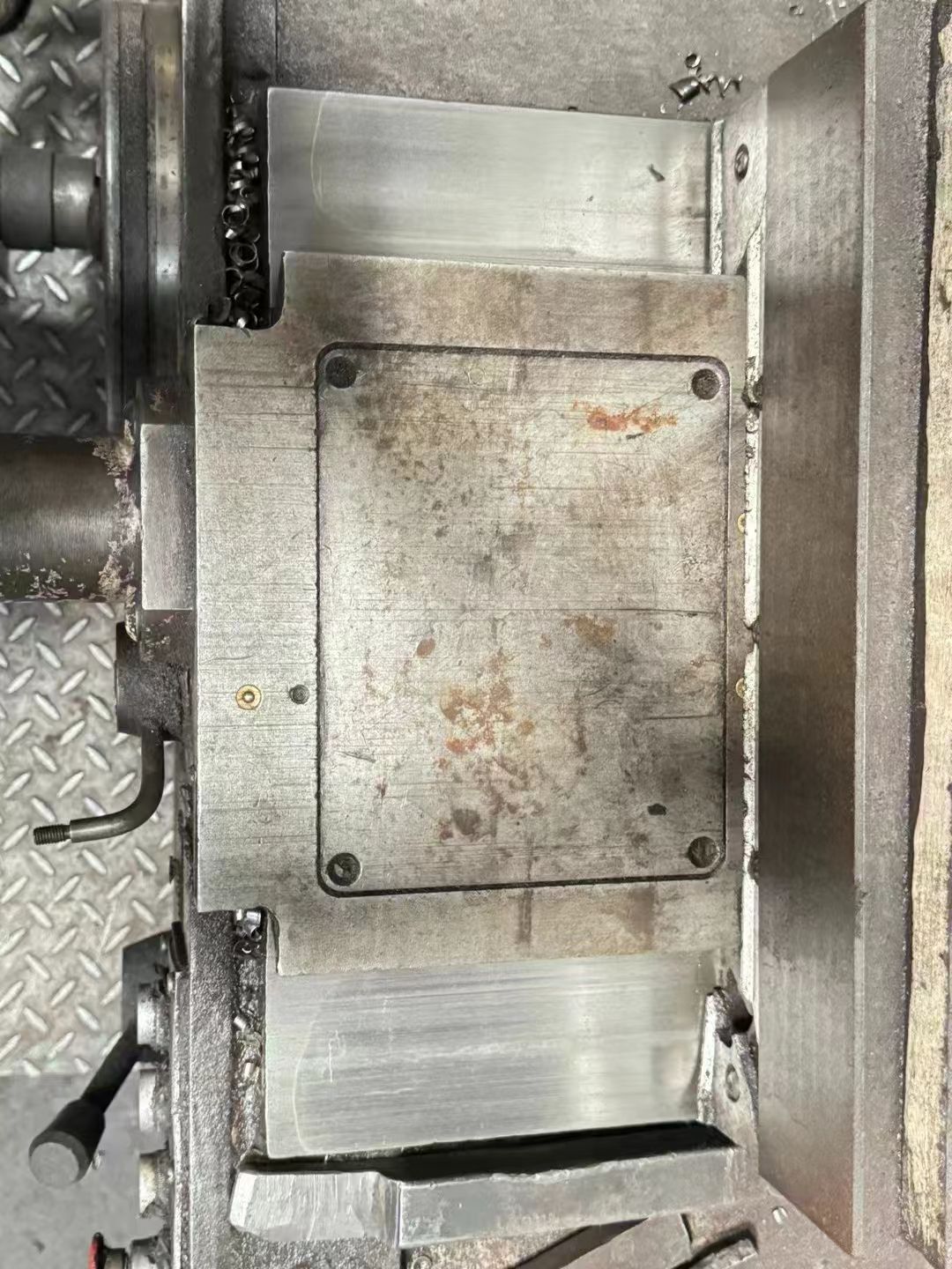 出售普利森CW61125Dx3米臥式車床主軸前軸承內(nèi)徑200