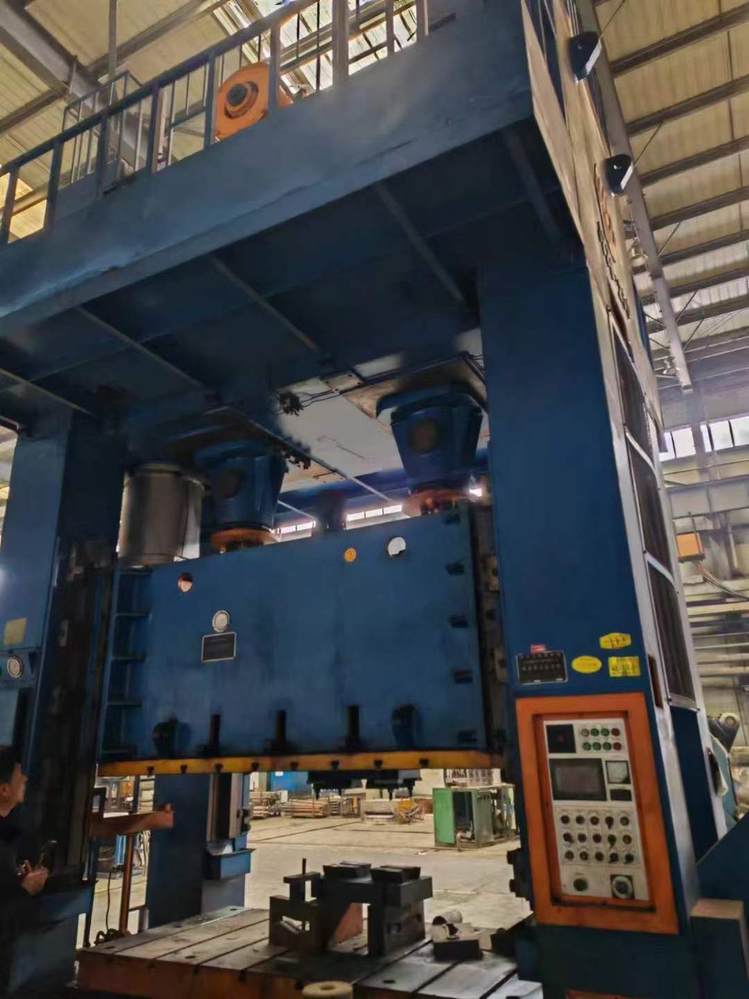 出售沃得JS36-250閉式雙點(diǎn)壓力機(jī)滑塊行程400