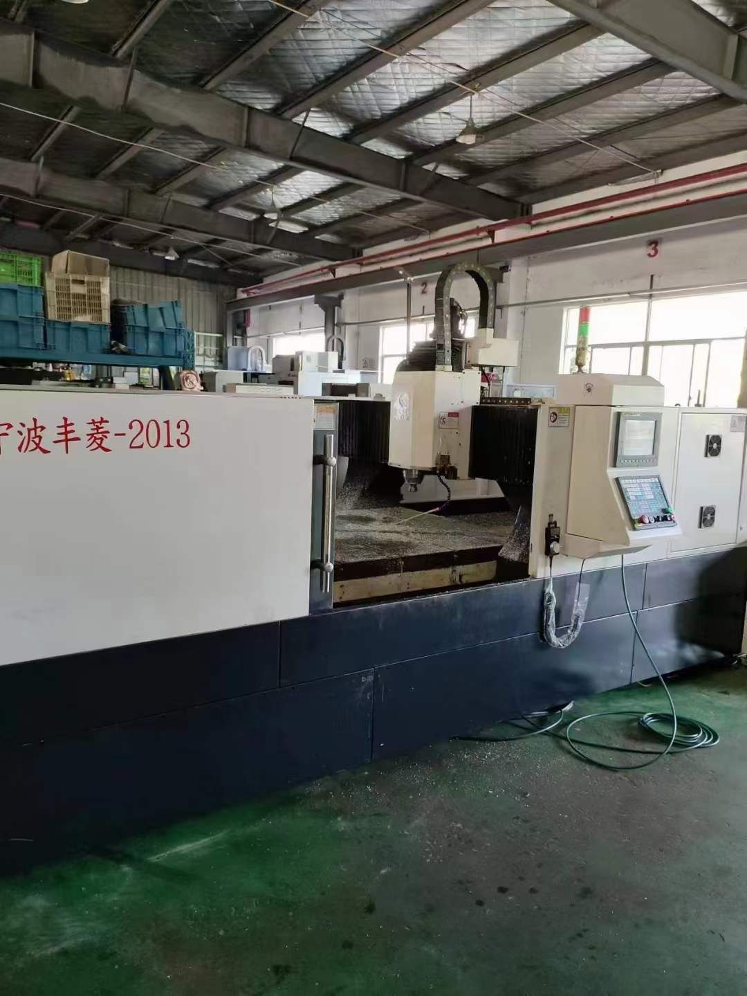 轉(zhuǎn)讓二手豐菱2013龍門(mén)式精雕機(jī)主軸轉(zhuǎn)速24000
