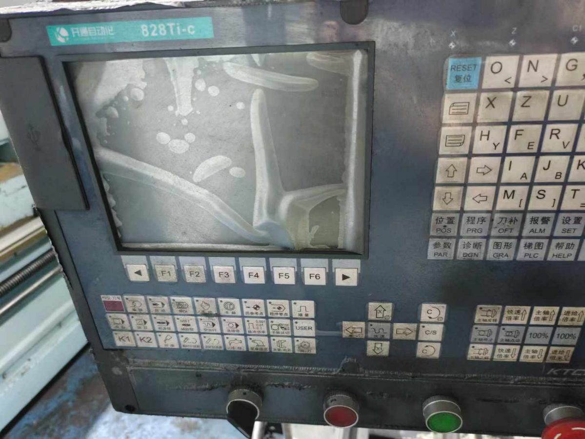 出售二手星火CWA61100x1.5米數(shù)控臥式車床主電機(jī)功率18.5