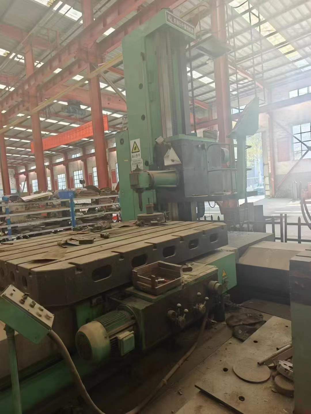 轉(zhuǎn)讓二手日升TX6213AF落地鏜銑床主電機功率22