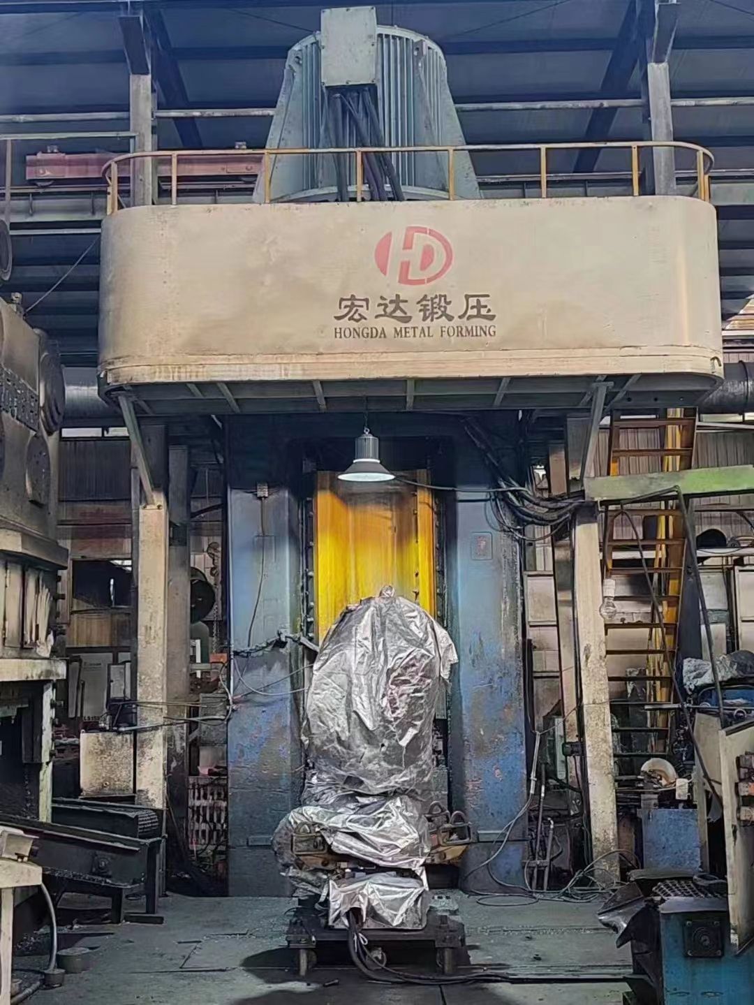 出售宏達(dá)EPA-1600A電動(dòng)螺旋壓力機(jī)滑塊行程550