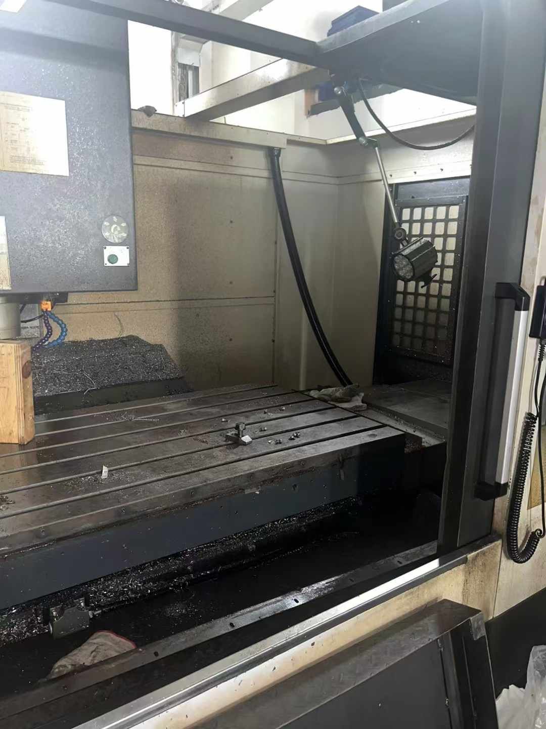 處理二手友佳VB-825A立式加工中心主軸轉(zhuǎn)速8000