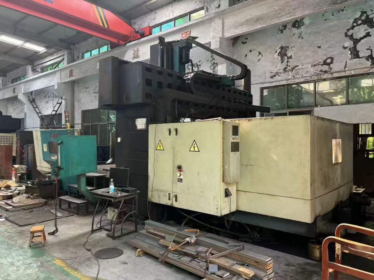 出售二手大立MC-3224龍門(mén)加工中心主軸轉(zhuǎn)速6000
