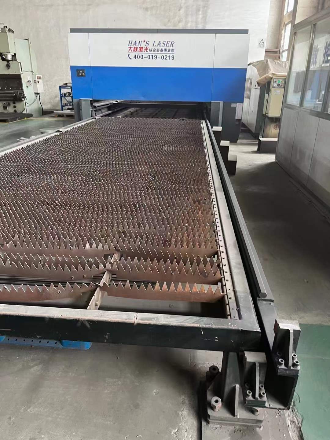 轉(zhuǎn)讓二手大族6020激光切割機(jī)6米切割范圍
