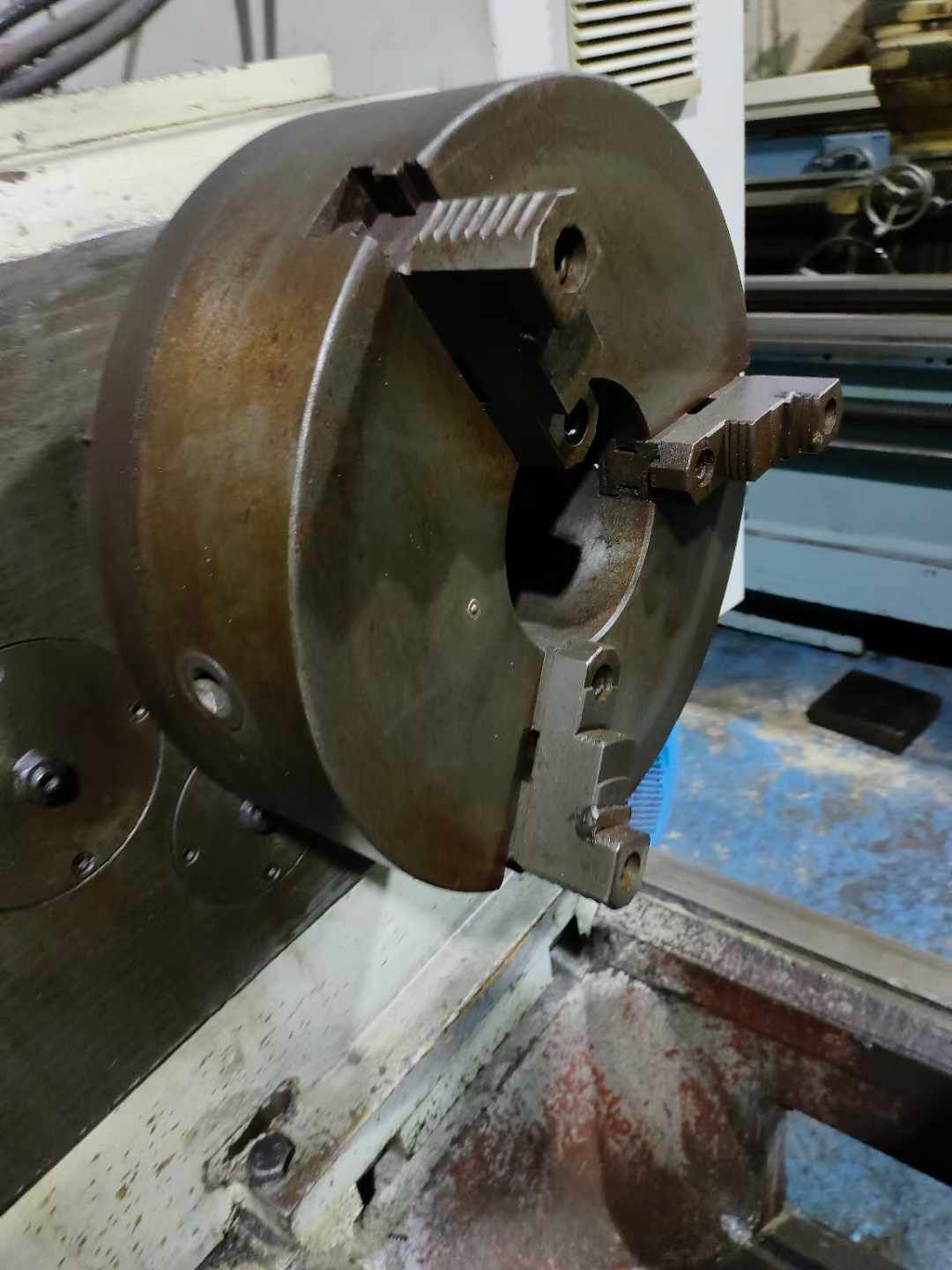 出售二手星火CWA61100x1.5米數(shù)控臥式車床主電機(jī)功率18.5