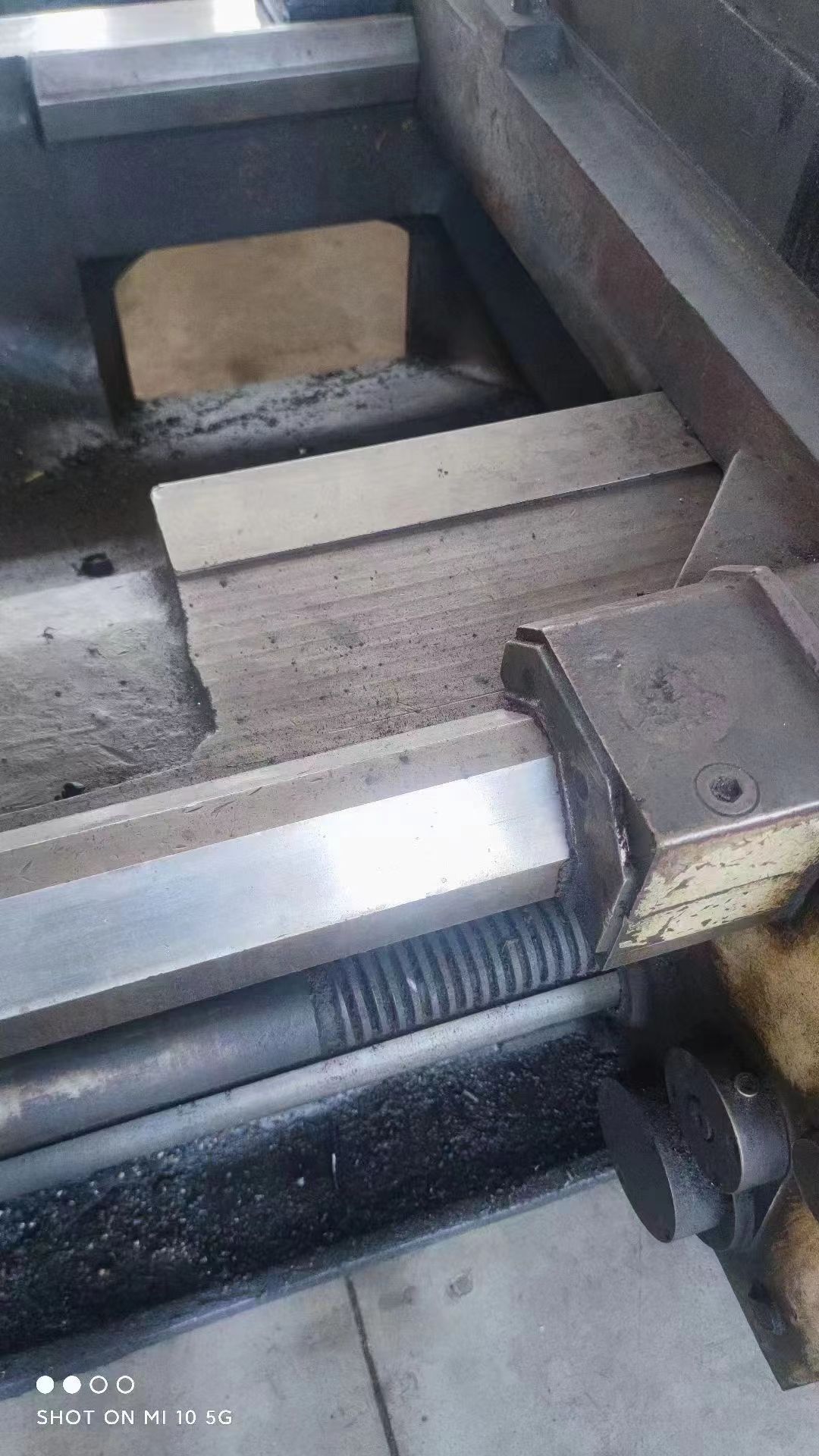 出售普利森CW61160Lx8米臥式車(chē)床主軸前軸承內(nèi)徑200