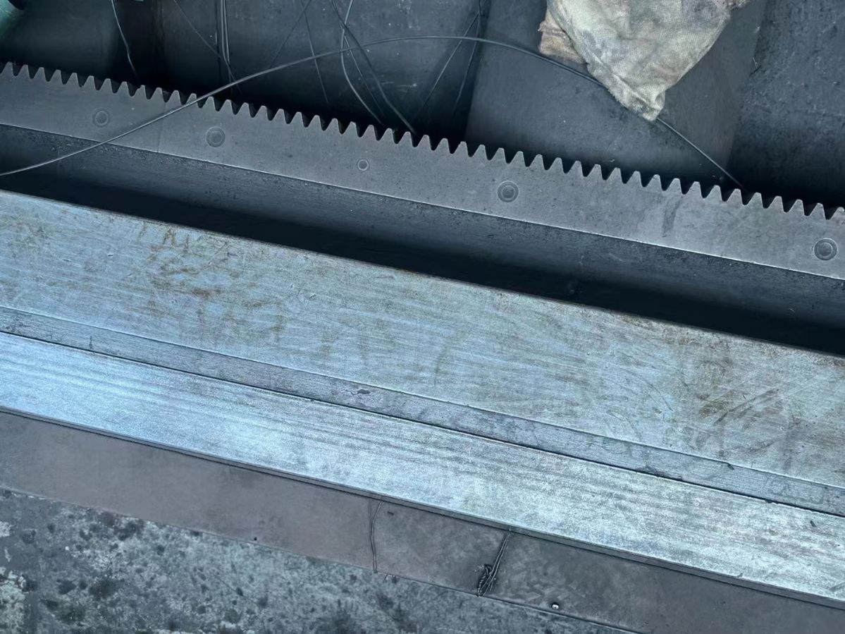 處理二手星火CW61200x6米臥式車床工件重量20