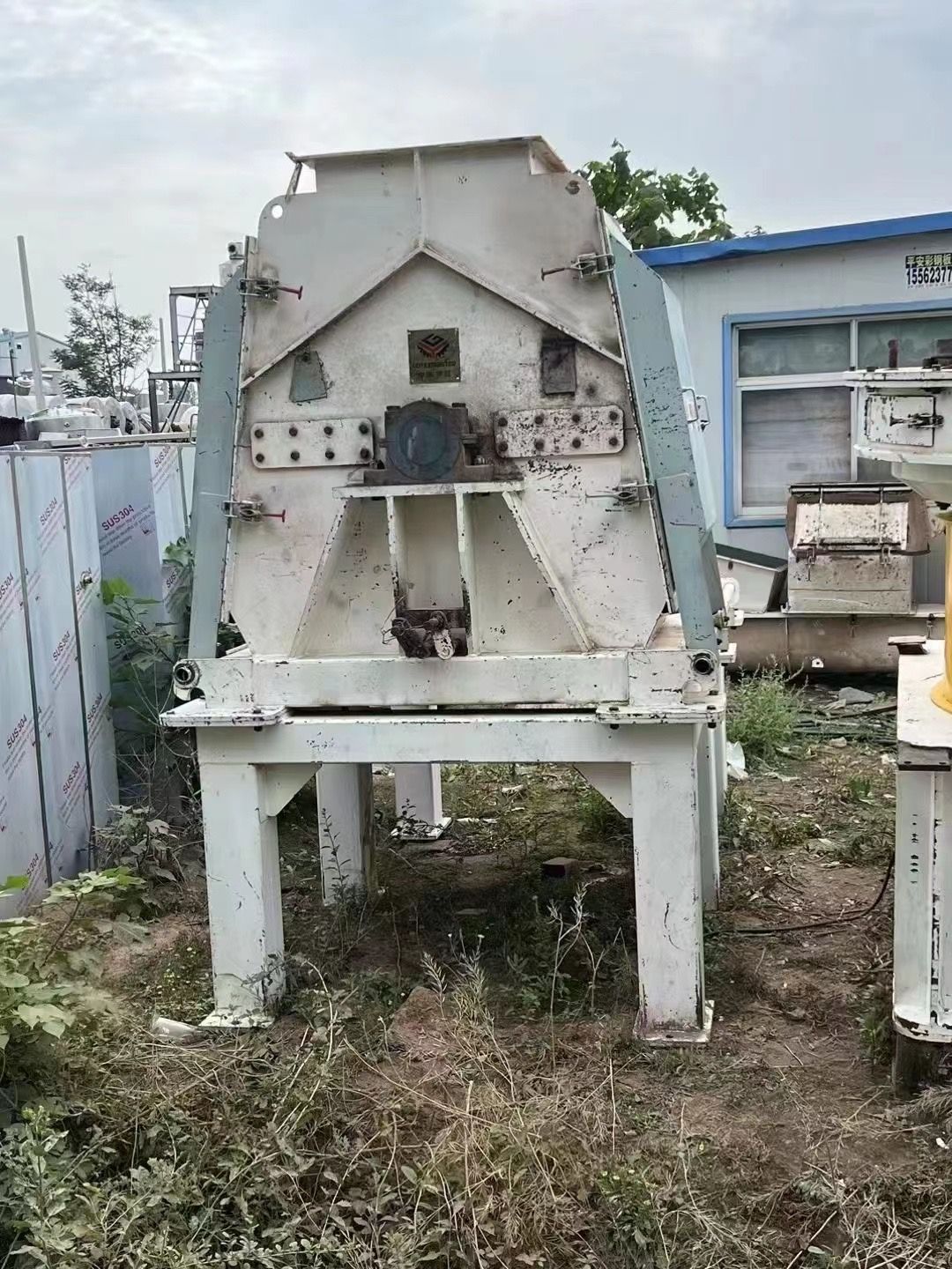轉(zhuǎn)讓160千瓦高效粉碎機(jī) 二手飼料粉碎機(jī)